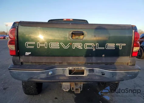 2004 Chevrolet Silverado K1500 z USA, uszkodzony, nr VIN 1GCEK14X54Z107558